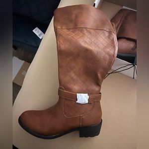 Size 8 Brown boots from JCPenny - never worn!